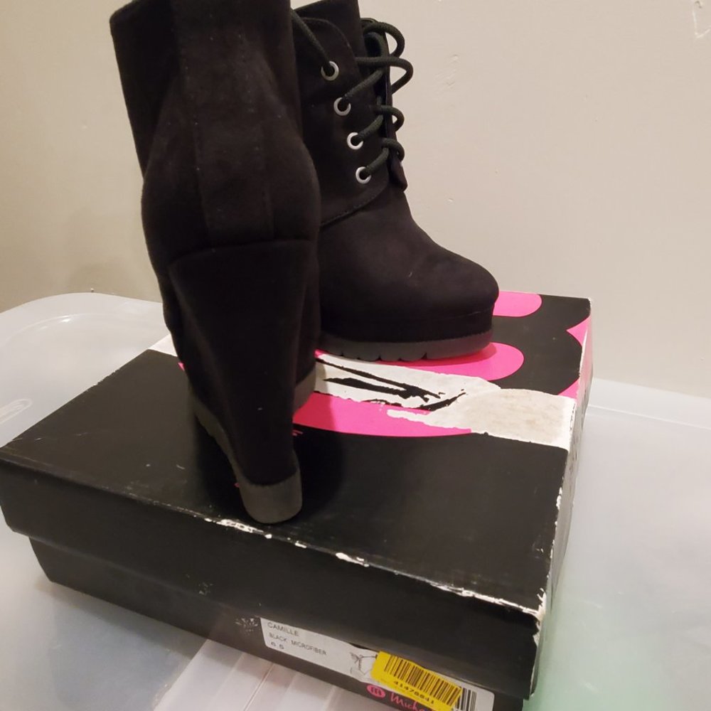 Brand New In Box - Picture 3 of 3